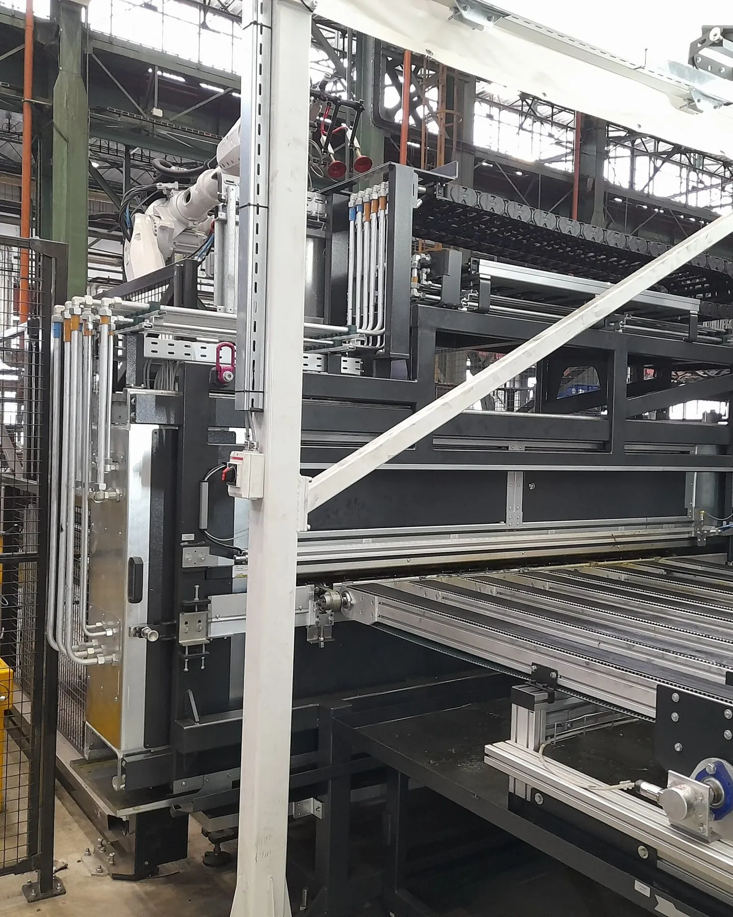 Eckardt system with roller conveyor in operation at a customer site.