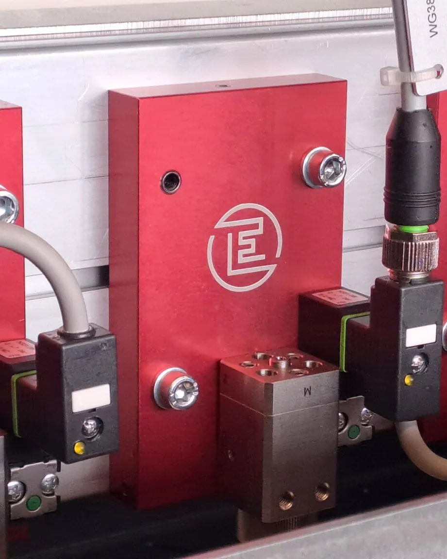 Spray nozzle modules on a modernised system.